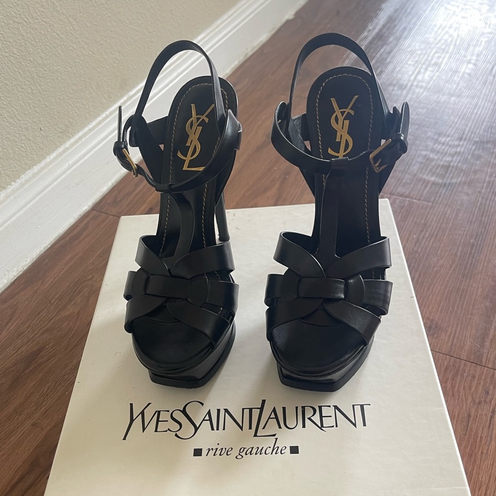 Saint Laurent Tribute Leather Stiletto. Size 37